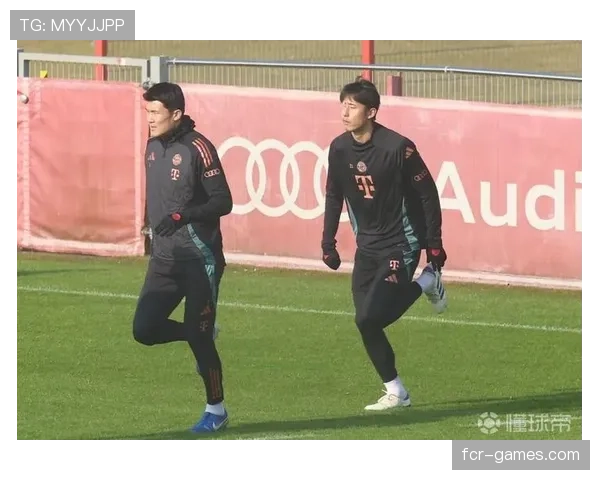 金玟哉与伊藤洋辉防线配合解析